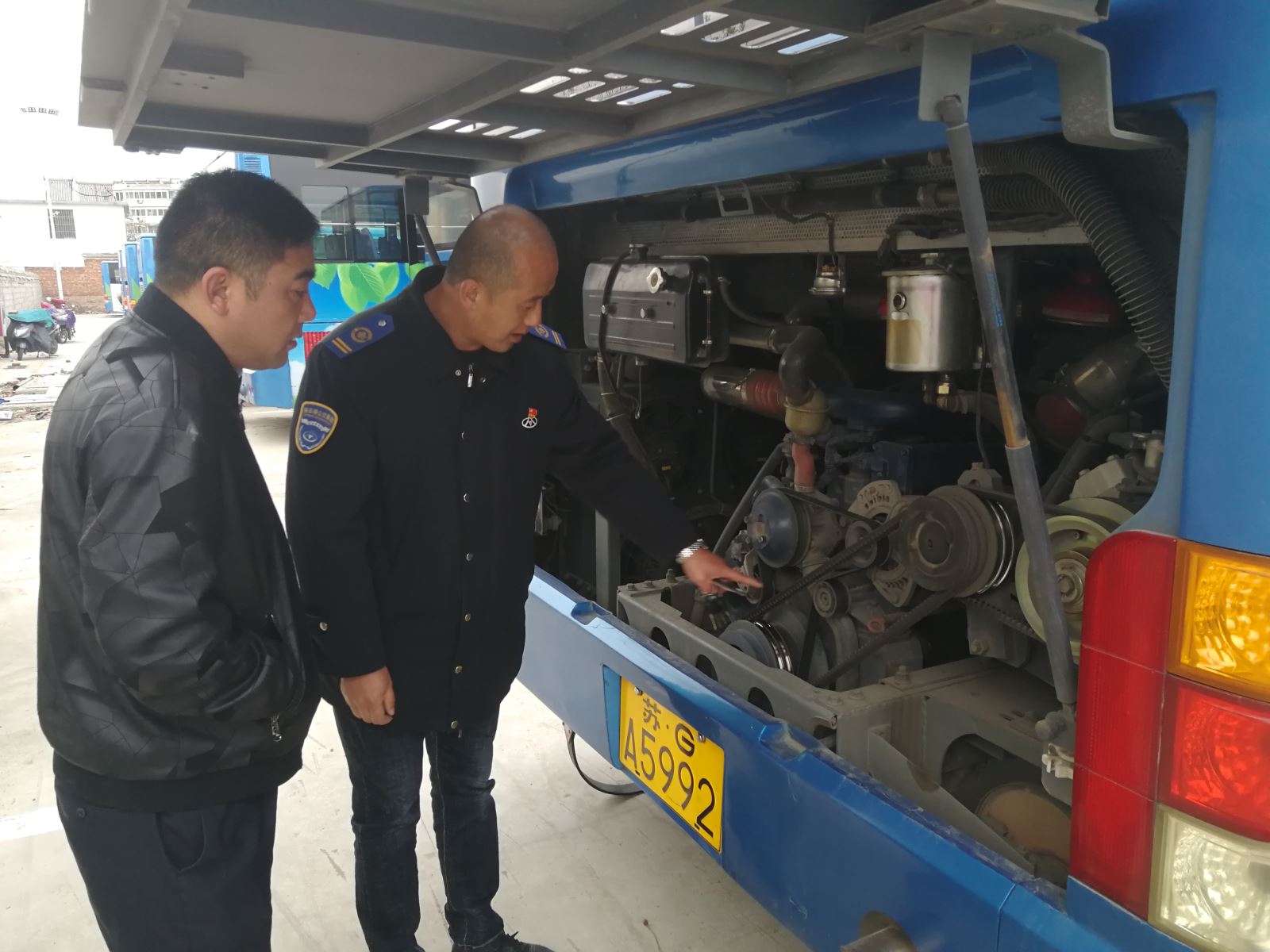 公交集團(tuán)公交事業(yè)一部開(kāi)展秋季車(chē)輛安全專(zhuān)項(xiàng)檢查